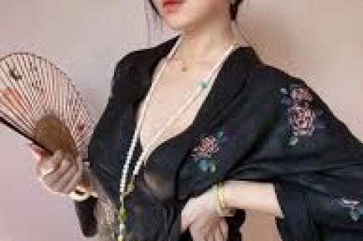 网红多肉饱饱赠覃海洋名表均为假货网友:覃海洋太惨了 网红多肉饱饱赠覃海洋名表均为假货网友:覃海洋太惨了