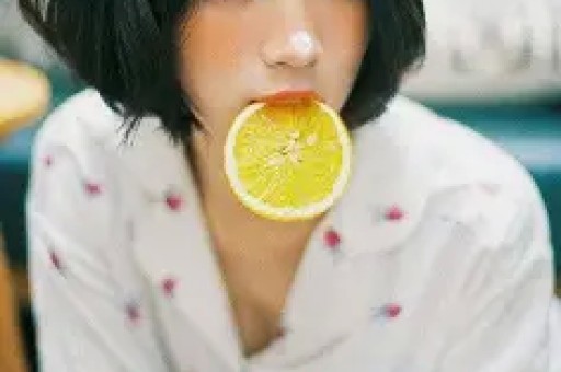 女星张钰事件：为揭秘娱乐圈潜规则收藏20盘录像带波及30位导演