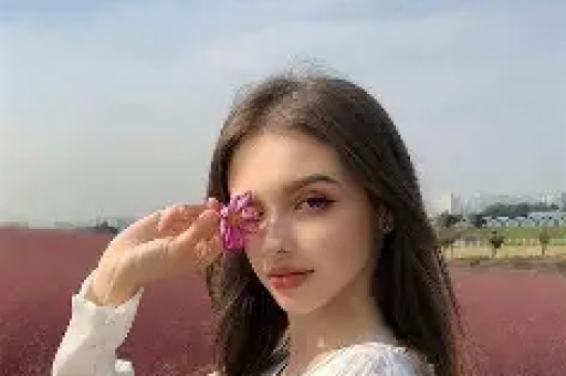 王某为卖腊肉花10万元请明星带货直播公司承诺上百万成交额结果170万的货只卖出一单王某血本无归公司人去楼空法院判了